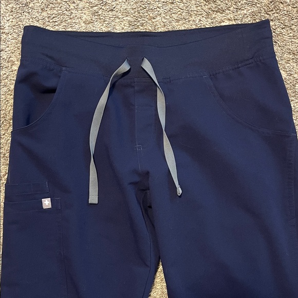 Figs Women's Navy Blue Kade Cargo Scrub Pants Small Petite - Picture 4 of 6